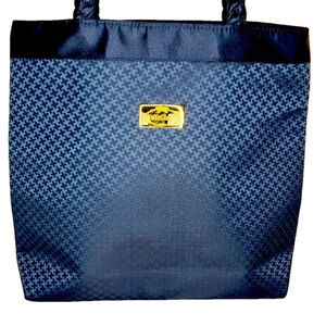 NaDaYa Tote Bag, SZ 11”x11”x3.5”, 2 zip pocket inside, main Snap Close, Like New